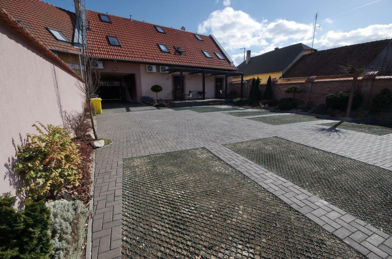 Royal Residence Apartments Gyula Eksteriør bilde